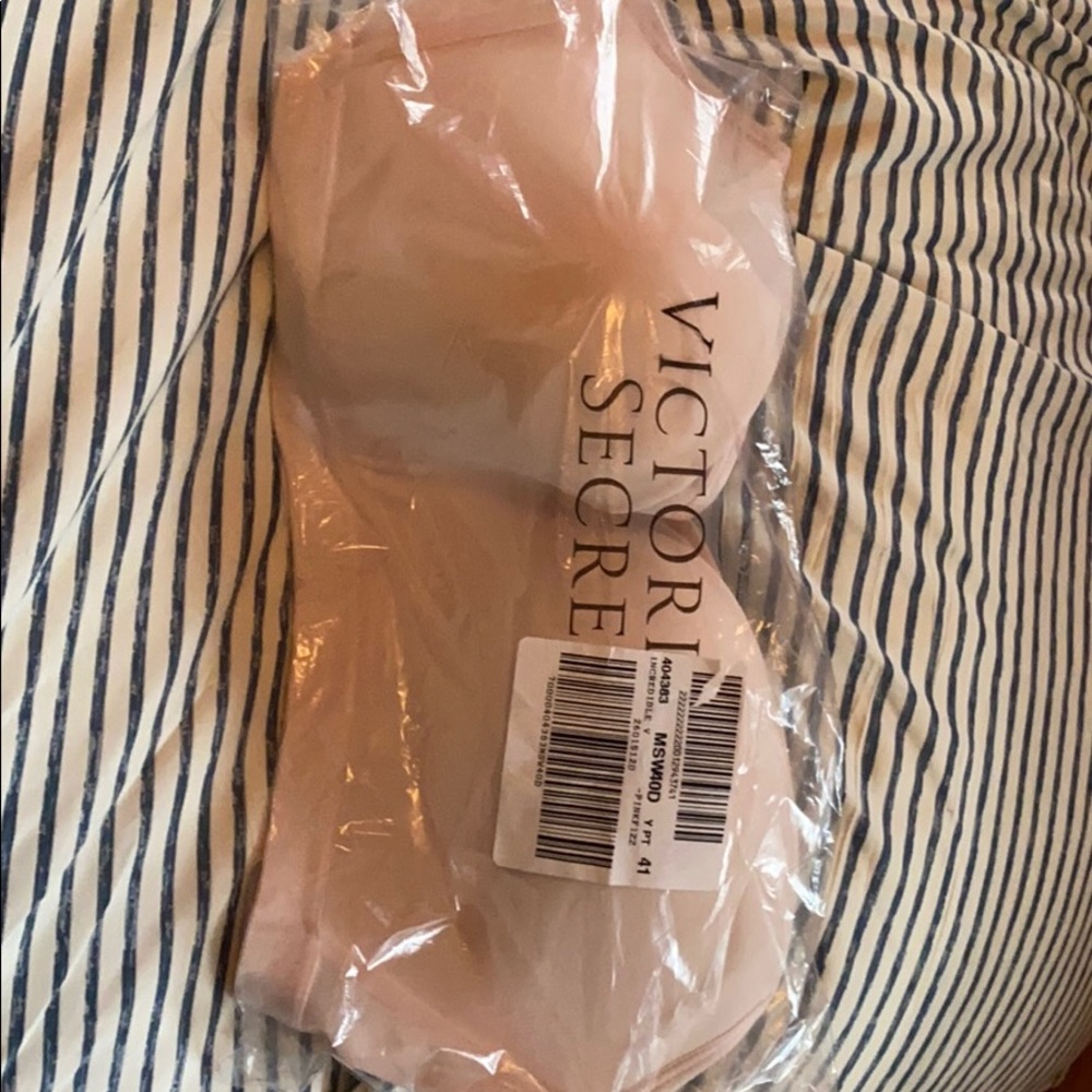 NWT light pink body by Victoria secret bra 40D